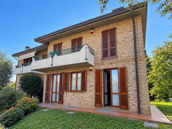 casa indipendente in vendita a Lentate sul Seveso in zona Camnago