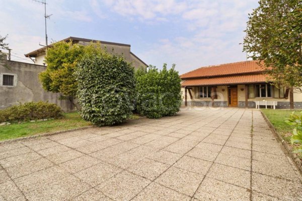 casa indipendente in vendita a Lentate sul Seveso in zona Camnago