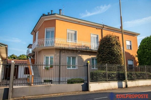 appartamento in vendita a Lentate sul Seveso in zona Mocchirolo