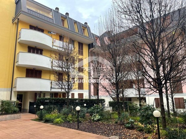 appartamento in vendita a Lentate sul Seveso in zona Mocchirolo