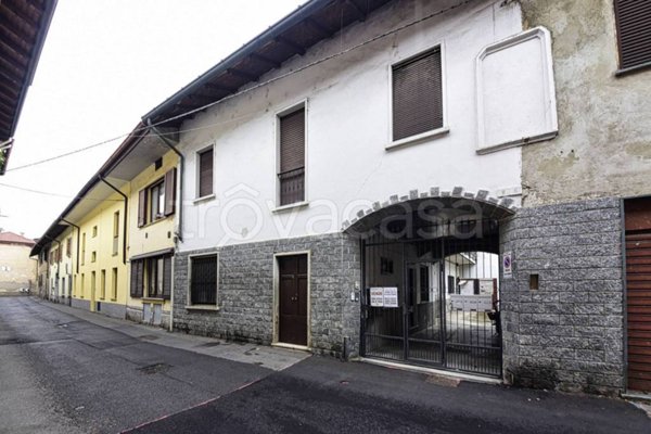 casa indipendente in vendita a Lentate sul Seveso in zona Birago