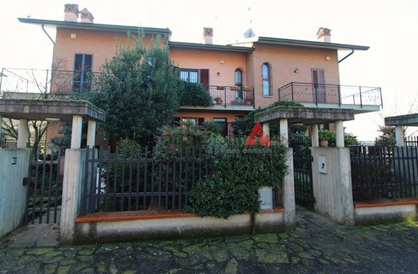casa indipendente in vendita a Roncello