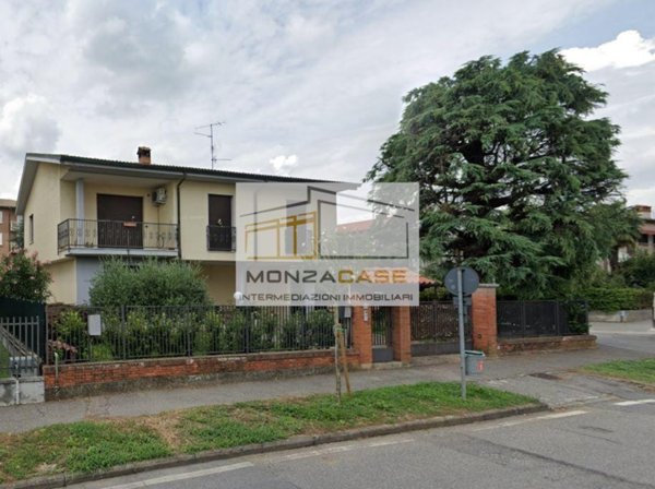 casa indipendente in vendita a Roncello