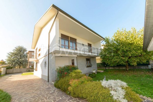 casa indipendente in vendita a Roncello