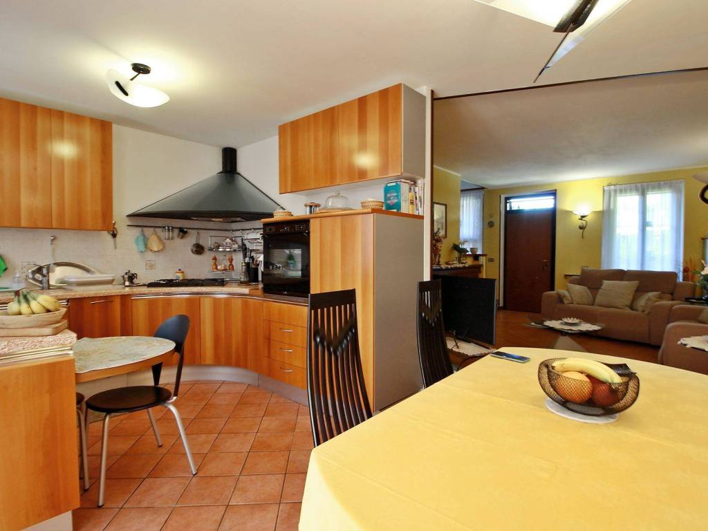casa indipendente in vendita a Roncello