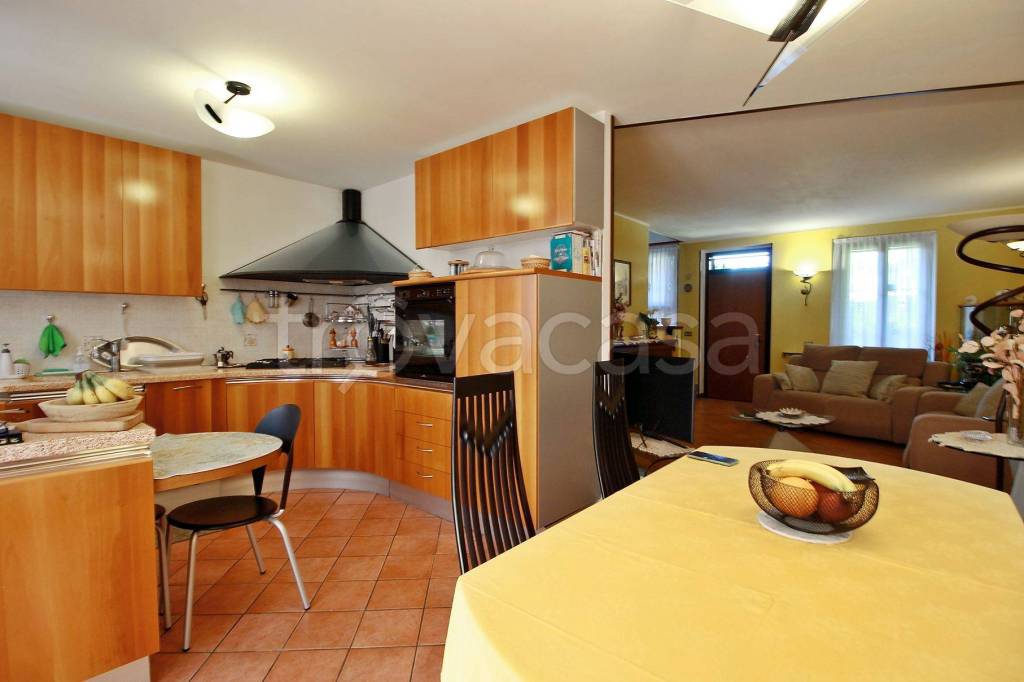 casa indipendente in vendita a Roncello