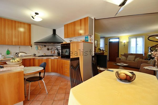 casa indipendente in vendita a Roncello