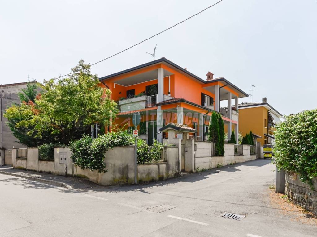 casa indipendente in vendita a Roncello