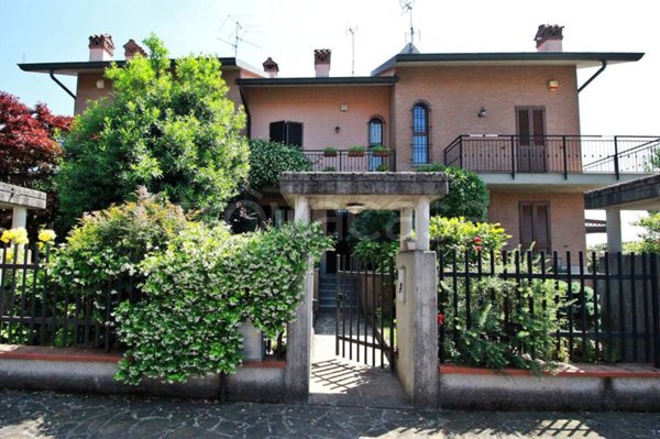 casa indipendente in vendita a Roncello