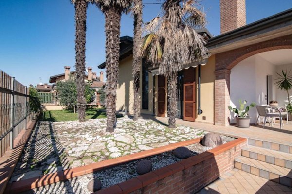 casa indipendente in vendita a Roncello