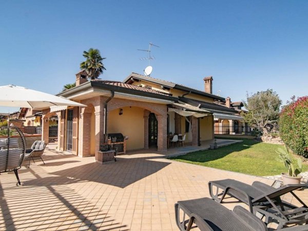 casa indipendente in vendita a Roncello