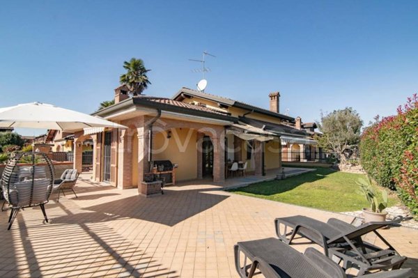 casa indipendente in vendita a Roncello