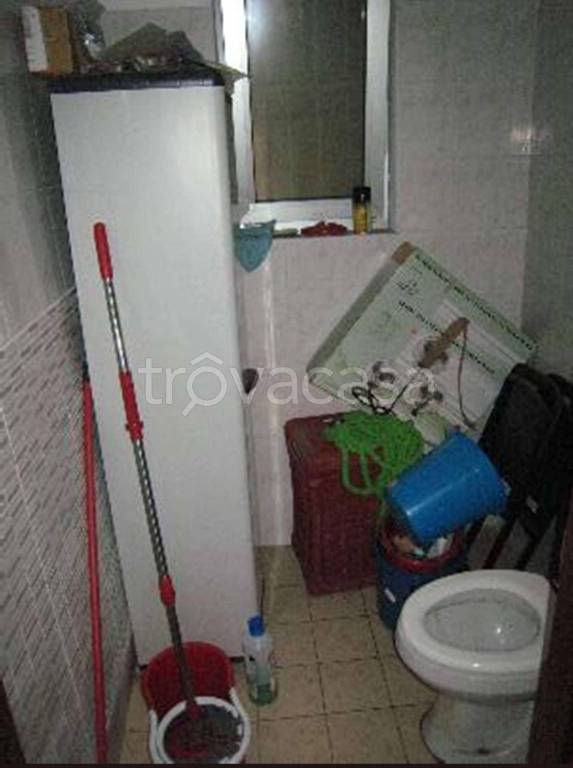 negozio in vendita a Roncello