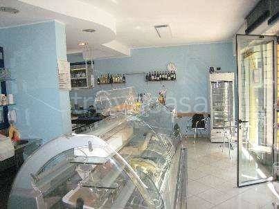 negozio in vendita a Roncello