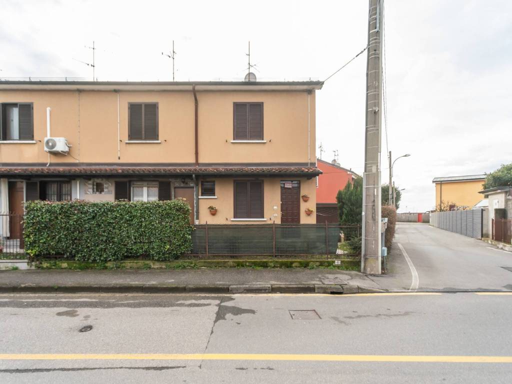 casa indipendente in vendita a Roncello