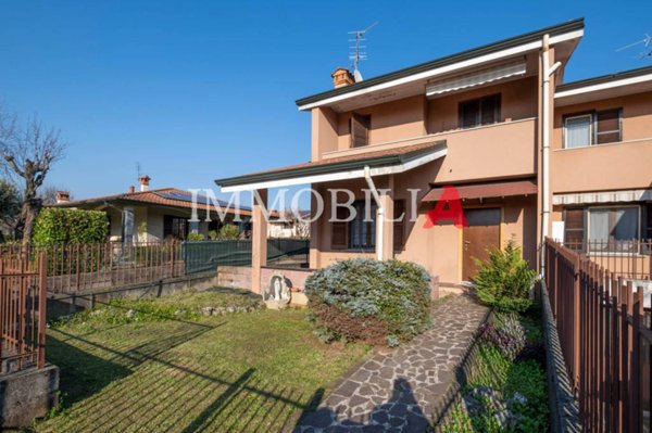 casa indipendente in vendita a Roncello