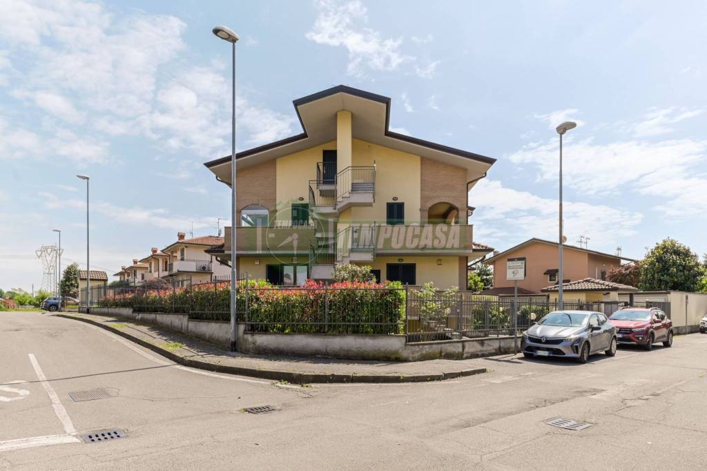 appartamento in vendita a Roncello