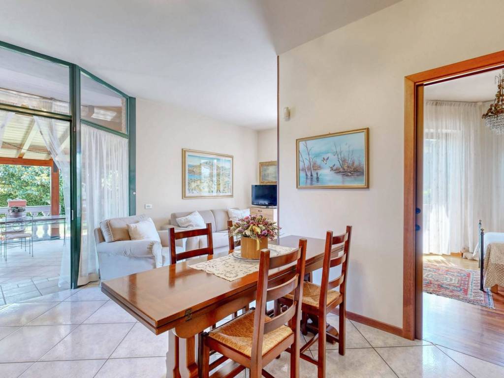 casa indipendente in vendita a Roncello