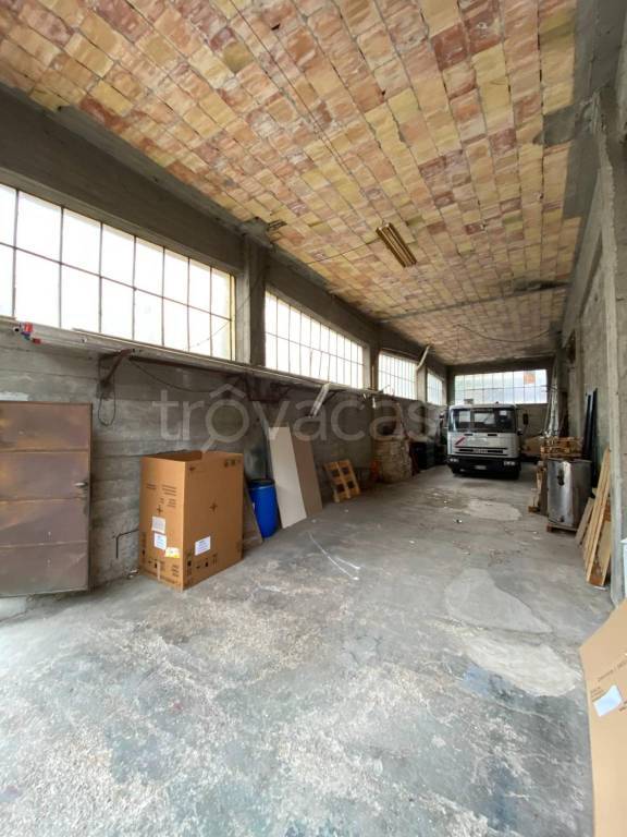 locale di sgombero in vendita ad Altidona in zona Marina di Altidona