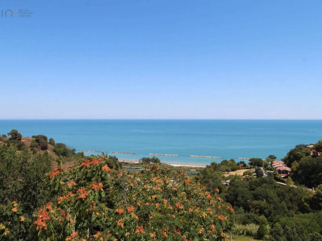 casa indipendente in vendita ad Altidona