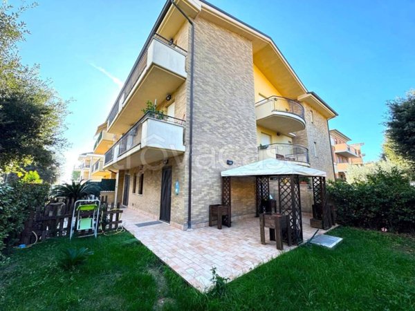 appartamento in vendita ad Altidona in zona Marina di Altidona