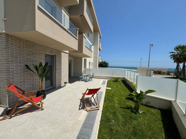 appartamento in vendita ad Altidona in zona Marina di Altidona