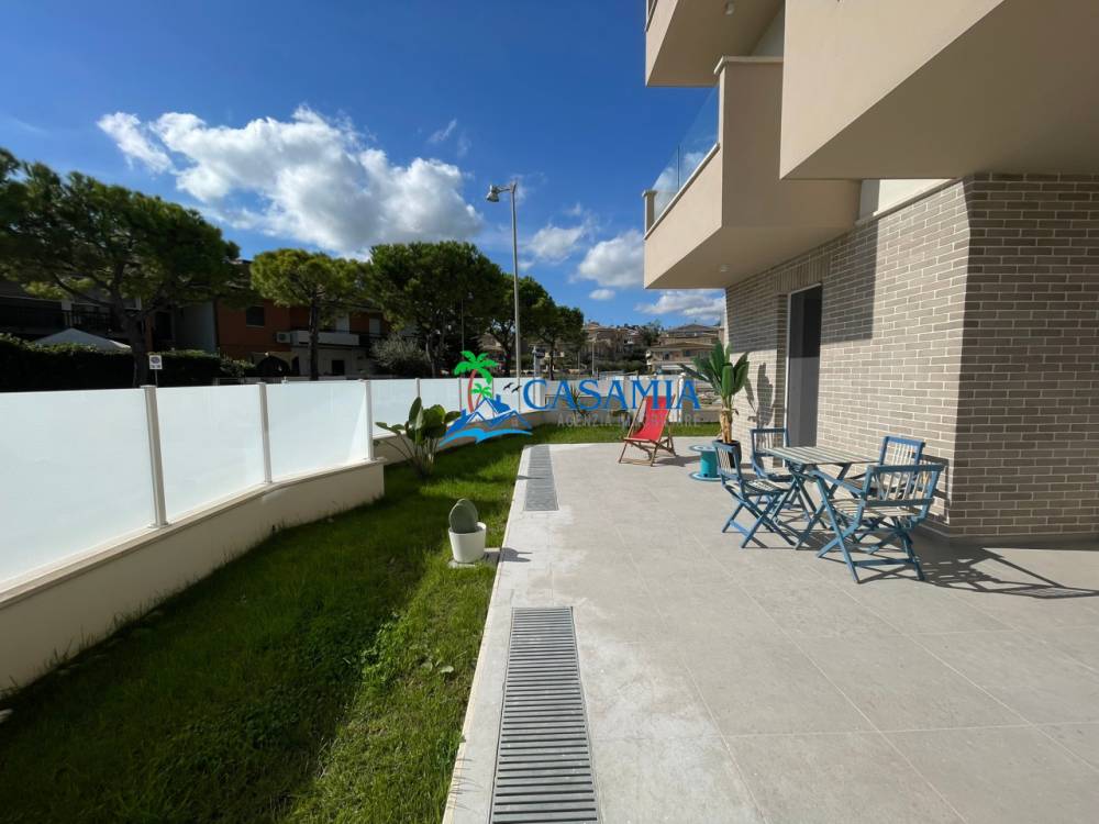 appartamento in vendita ad Altidona in zona Marina di Altidona