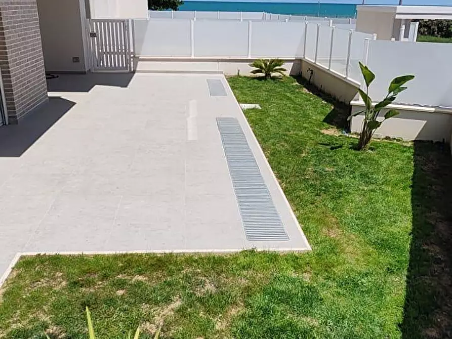 appartamento in vendita ad Altidona in zona Marina di Altidona