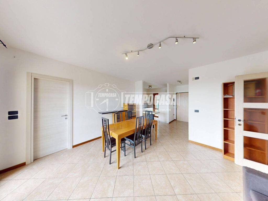 casa indipendente in vendita ad Altidona in zona Marina di Altidona