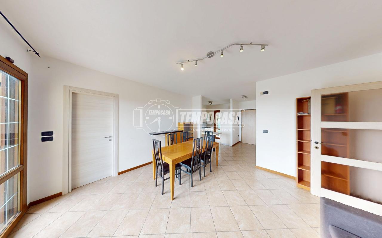 casa indipendente in vendita ad Altidona in zona Marina di Altidona