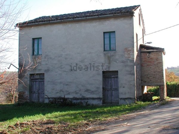 esavano in vendita ad Altidona