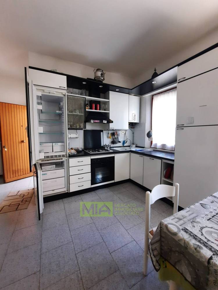 appartamento in vendita ad Altidona in zona Marina di Altidona