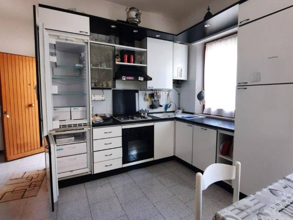 appartamento in vendita ad Altidona in zona Marina di Altidona