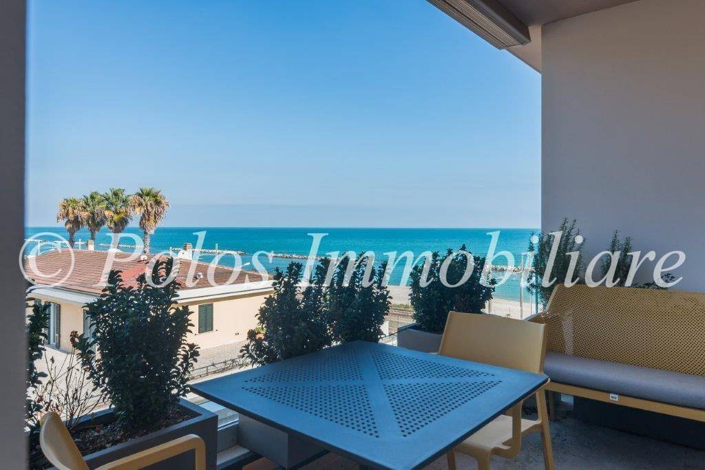 appartamento in vendita ad Altidona in zona Marina di Altidona