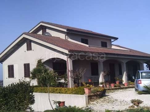 casa indipendente in vendita ad Altidona