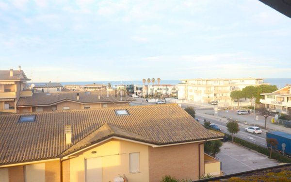 appartamento in vendita ad Altidona in zona Marina di Altidona