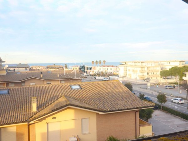 appartamento in vendita ad Altidona in zona Marina di Altidona