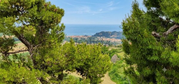 casa indipendente in vendita ad Altidona