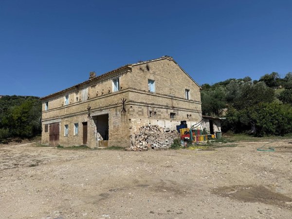 casa indipendente in vendita ad Altidona