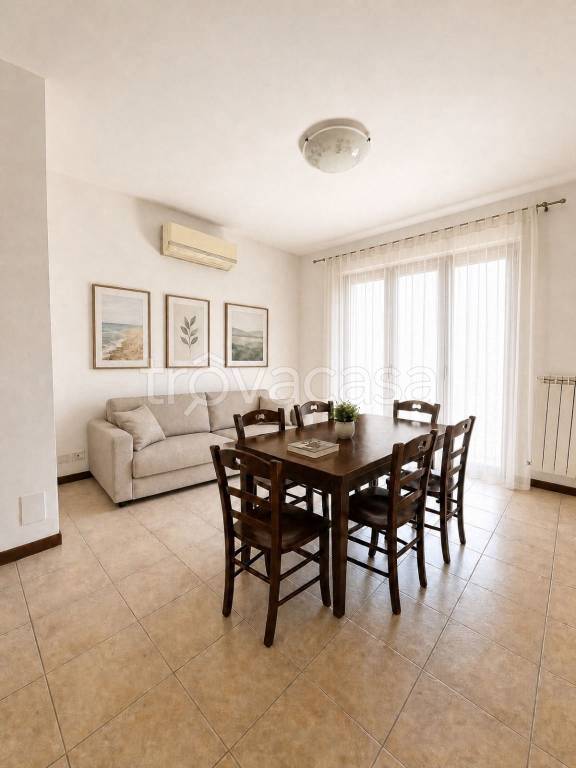 appartamento in vendita ad Altidona in zona Marina di Altidona