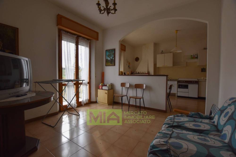 appartamento in vendita ad Amandola in zona Casa Tasso