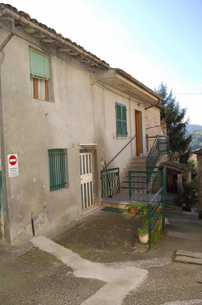 casa indipendente in vendita ad Amandola