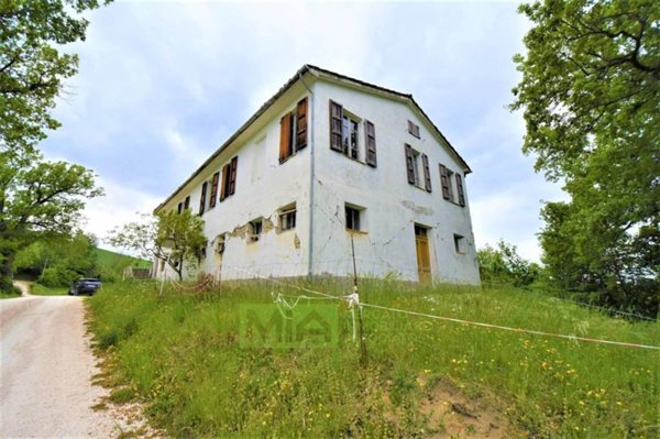 terreno agricolo in vendita ad Amandola in zona Rustici