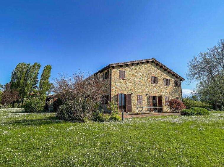 casa indipendente in vendita ad Amandola in zona San Ruffino
