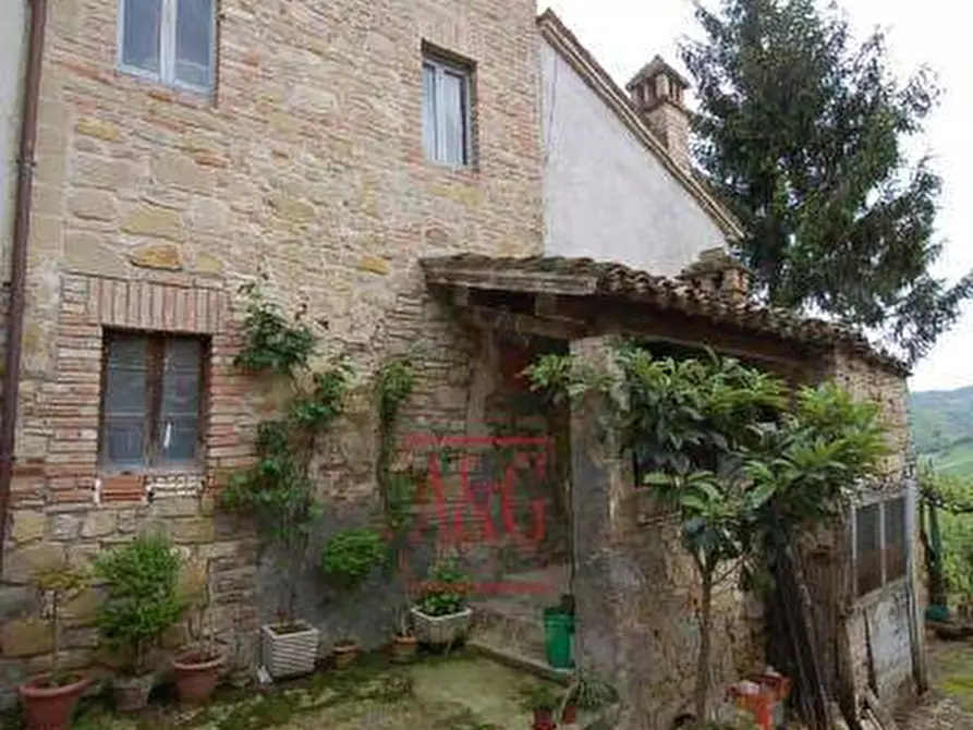 casa indipendente in vendita ad Amandola in zona Salvi
