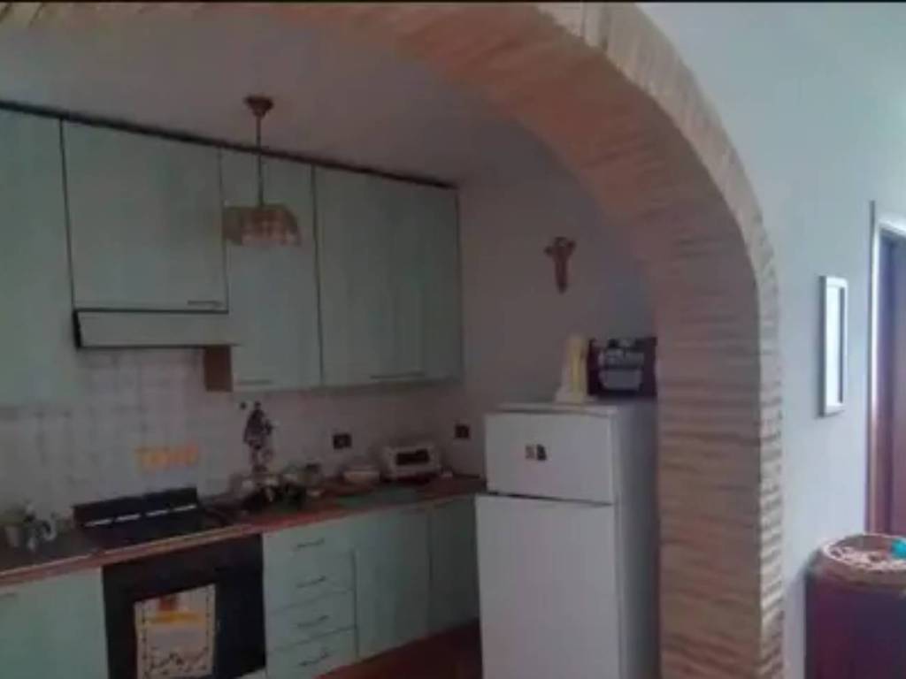 casa indipendente in vendita ad Amandola in zona Taccarelli