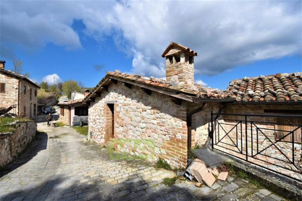 casa indipendente in vendita ad Amandola