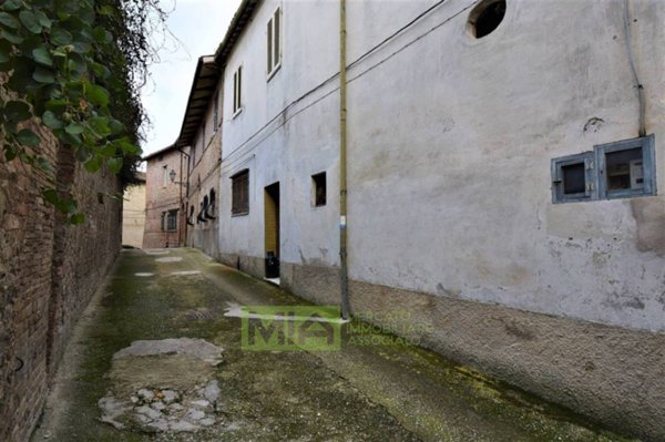 casa indipendente in vendita ad Amandola