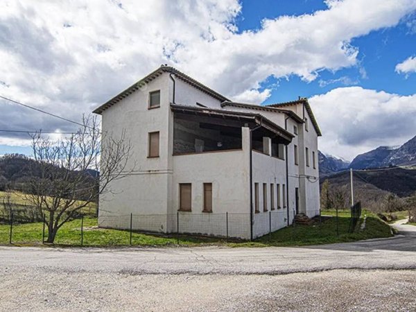 casa indipendente in vendita ad Amandola