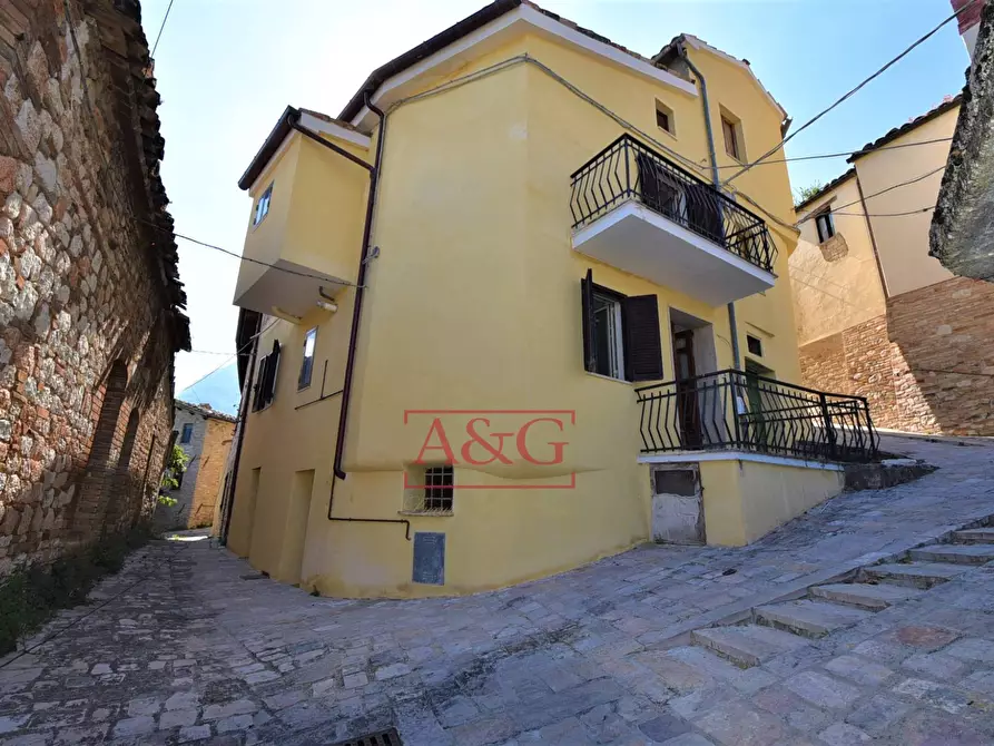 casa indipendente in vendita ad Amandola